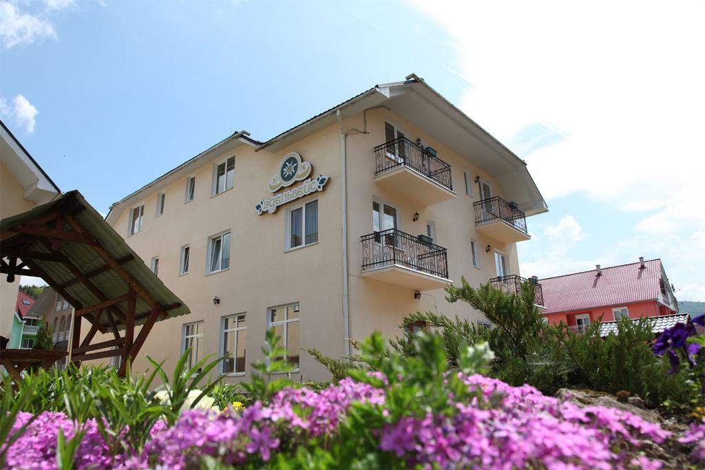 Edelweiss Hotel Поляна Екстериор снимка